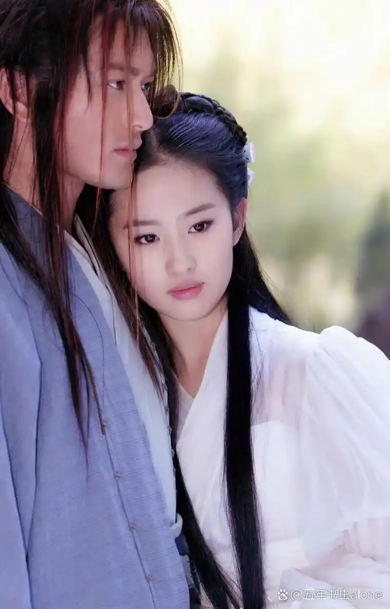 神雕侠侣# #刘亦菲# #黄晓明# 又回顾了一下神雕侠侣,刘亦菲真的