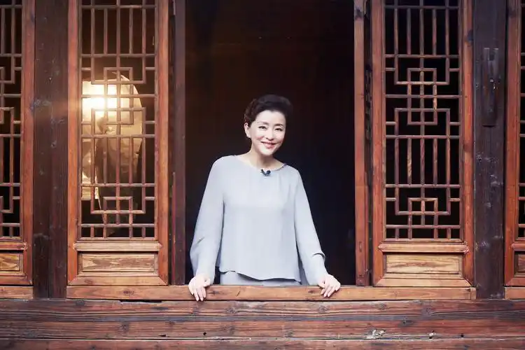 杨澜制作匠心传奇是我这几年最快乐的经历本周解锁犀皮漆不传秘法