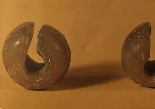 博物馆珍品藏玉玦,马家浜文化