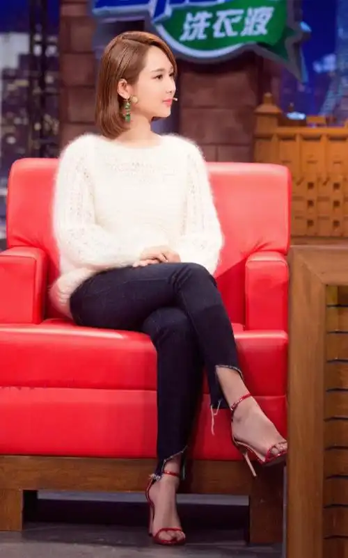 高跟鞋搭紧身裤out了学杨紫配山洞裤显得优雅又时髦