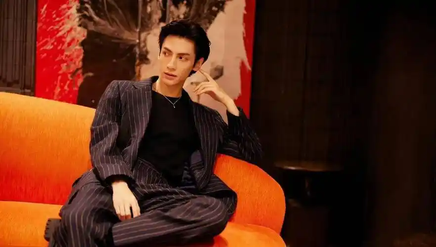 5娱报:王一博檀健次杨紫范丞丞罗云熙白鹿刘诗诗许凯景甜宋茜_品牌