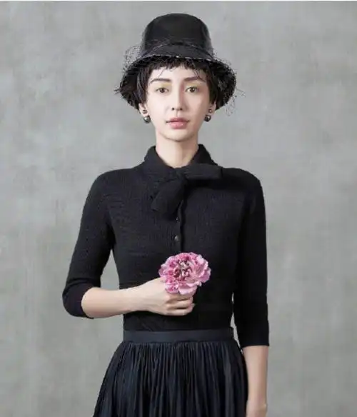 angelababy解锁新发型粉色短发造型百变大胆前卫