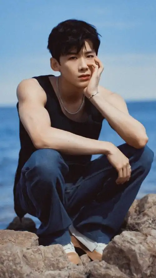 白敬亭上身肌肉线条##白敬亭