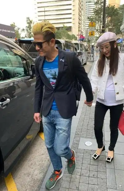 方媛太瘦怀二胎体重仅90斤郭富城心疼老婆猛夹菜给老婆吃