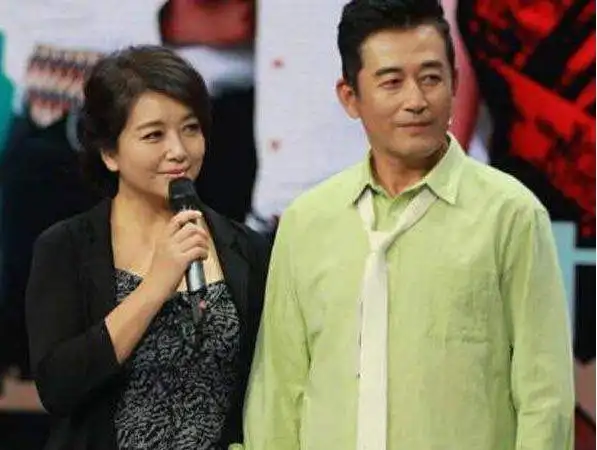 江珊经历过4段感情51岁再遇真爱小15岁男友只说4字就甜化众人