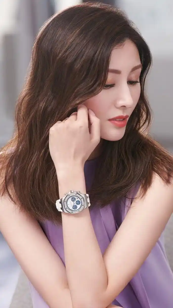 曾经最美的港姐李嘉欣,颜值美炸,身姿迷人