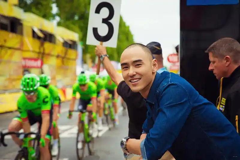 寸头阮经天,荣登杂志封面,对于他的帅,真的没有抵抗力