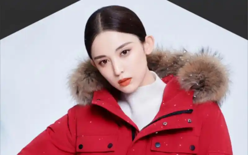 【娜扎】古力娜扎 代言 mecity 时尚女装