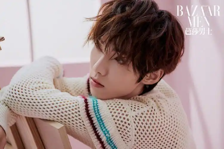 > 赵磊画室粉系大片写真图片(4/9)