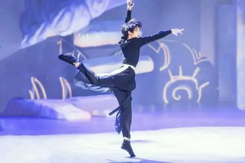 丁程鑫团里公认的暖心大哥[哈哈-星