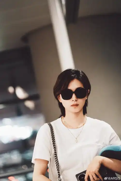 万茜有种不在意镜头的美##万茜机场##arsis