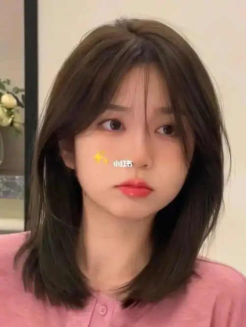 圆脸方脸都适合的锁骨发剪完脸小一圈