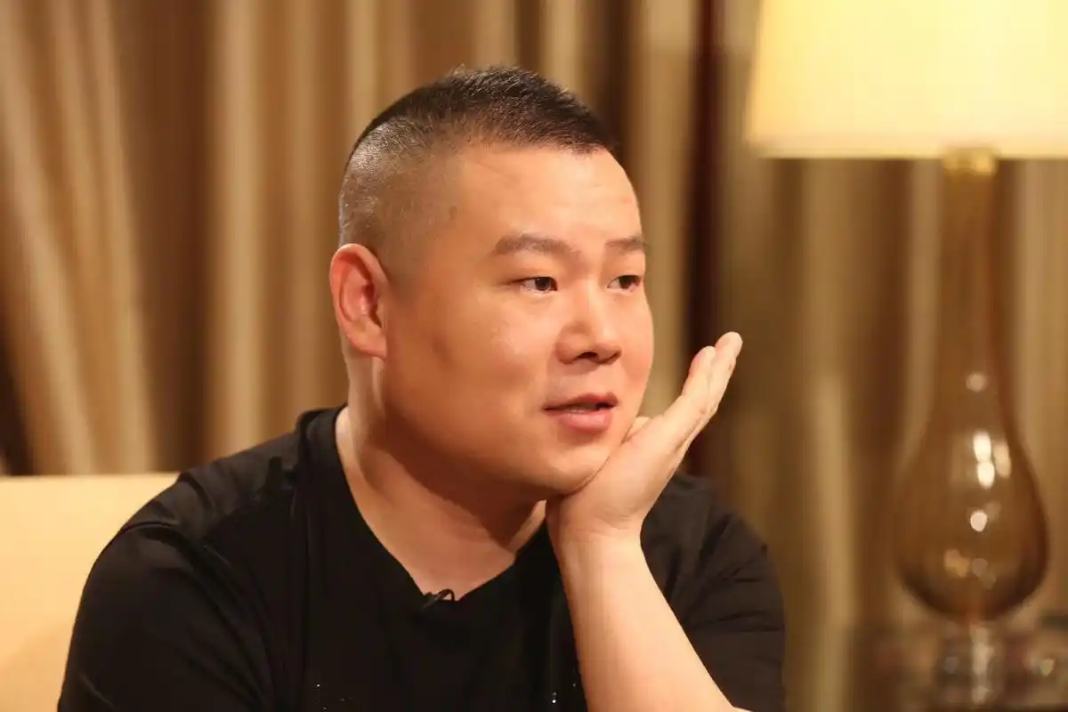 岳云鹏对话曹可凡痛哭流涕 曝人生最大遗憾