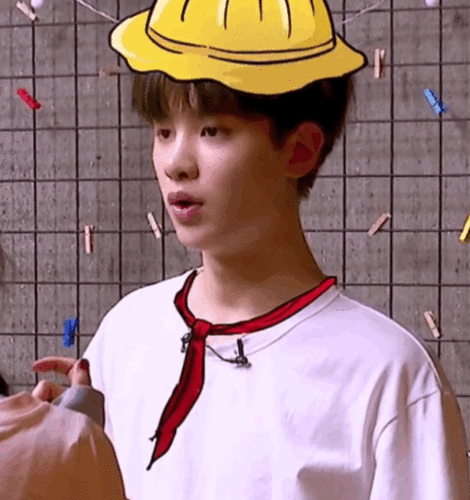 justin幼儿园今日开课啦 下面由黄明昊小朋友来做示范