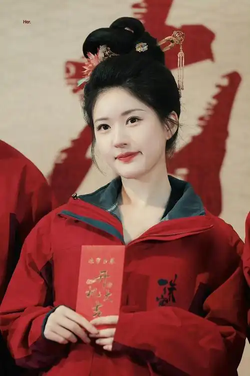 赵露思古装好好看__财经头条