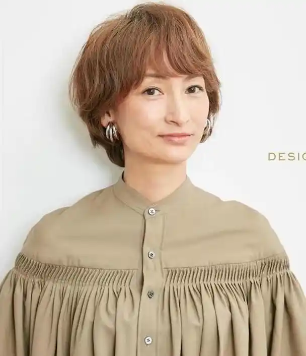 而像5,60岁的女人,一款好的发型绝对能让你"赶超"同龄人