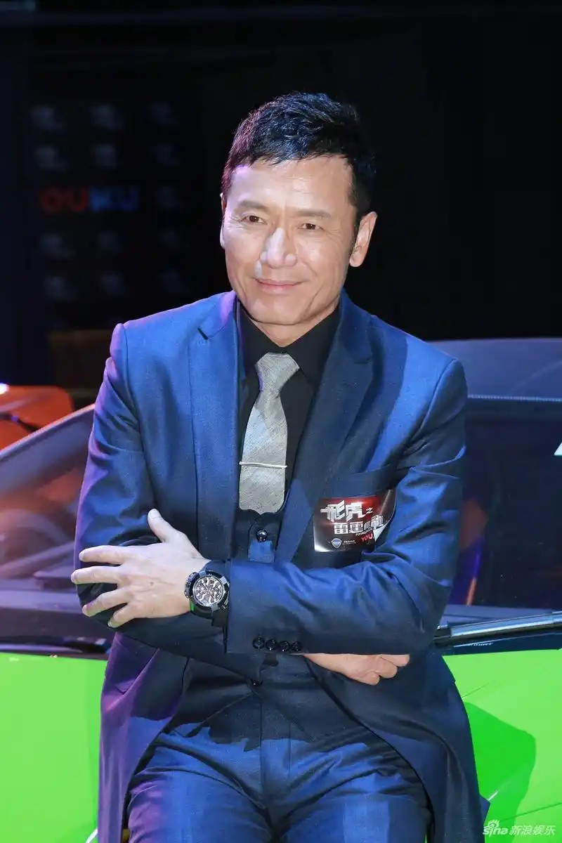 组图:苗侨伟惋惜金庸离世"小弟有幸演过他的作品"