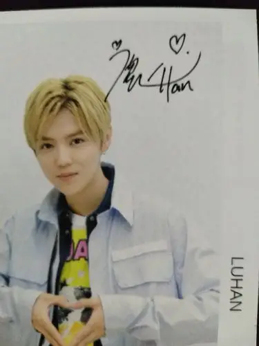 鹿晗公开新造型脏辫超级酷 有颜任性嘻哈范十足 附:签名照