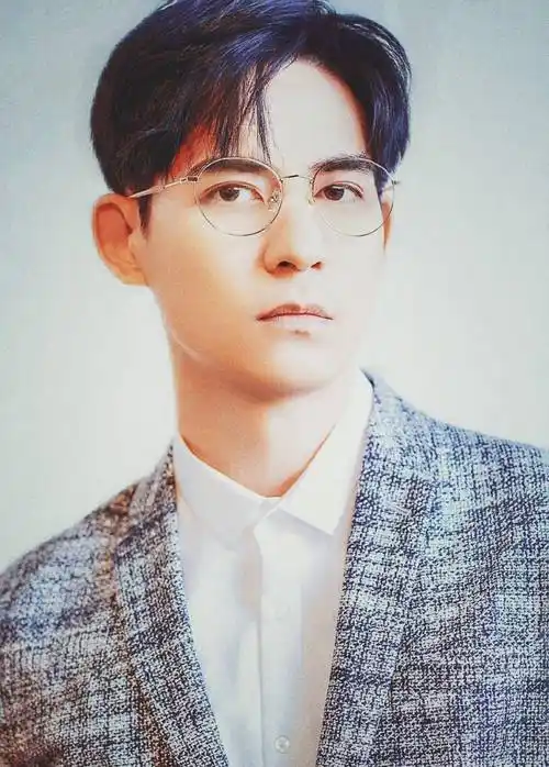 不演古装剧的话,周渝民的脸还是和20年前一样帅_花泽类_骨骼_帅哥