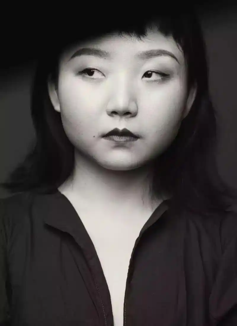 谁说大饼脸不能当明星从万人嘲到走上国际t台95后的她正在打破传统