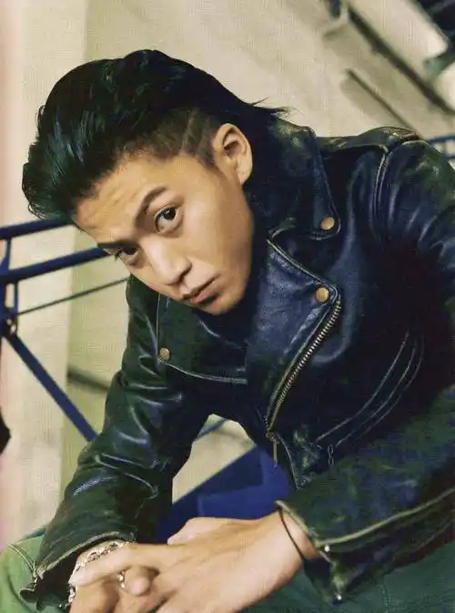 原创你看着长大的顶流花美男如今变得面目全非了