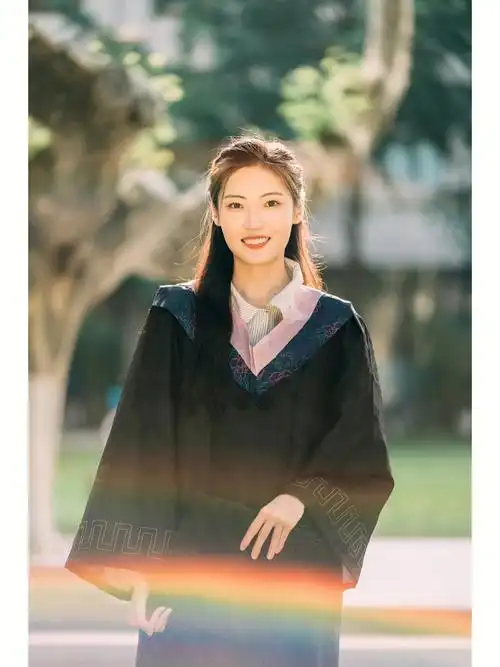 一组单人毕业照