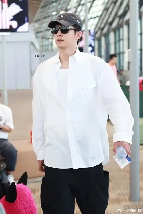 黄景瑜白衬衫##黄景瑜机场白衬衫