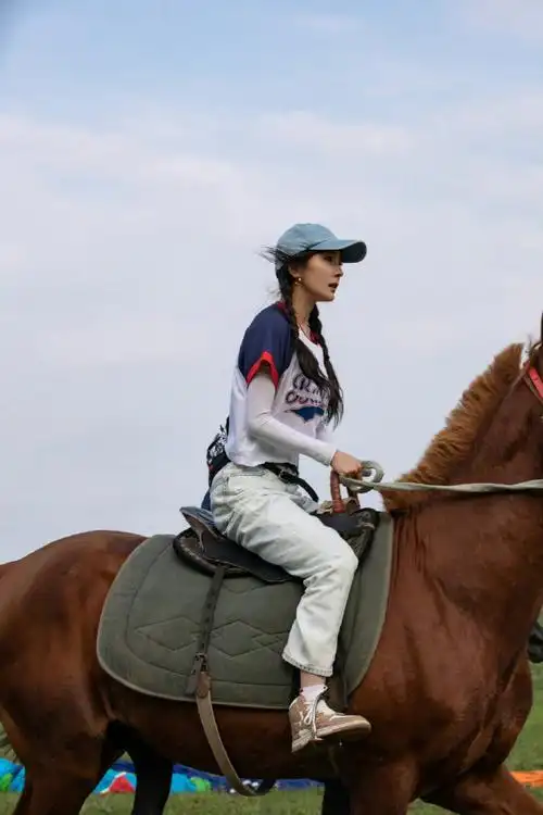 杨幂花儿与少年骑马花絮剧照