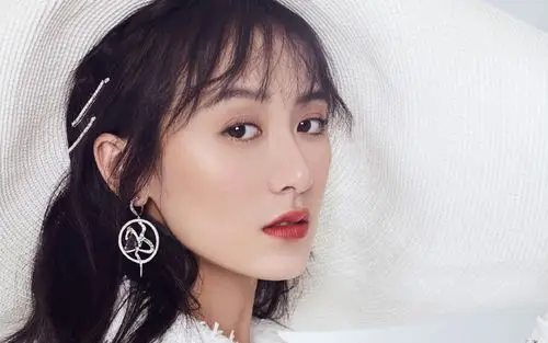 袁冰妍时尚灵动写真桌面壁纸