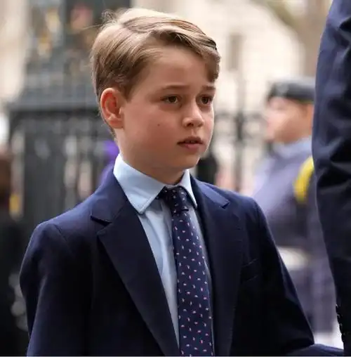 母亲透露乔治王子在暑假赚取零用钱的方法|小公主|prince_网易订阅