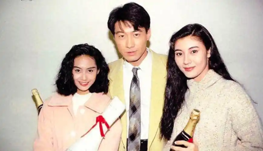 "紫霞仙子"朱茵又矮又黑算不算大美人?看她和黎姿合照,就有答案