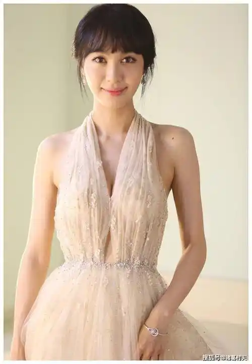 女神李菲儿,真是人间尤物啊!_身材_魅力_才华