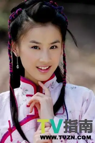 成人,戴三为保护她没有告知其身世,更要她经常戴上疤痕面具掩饰其美貌