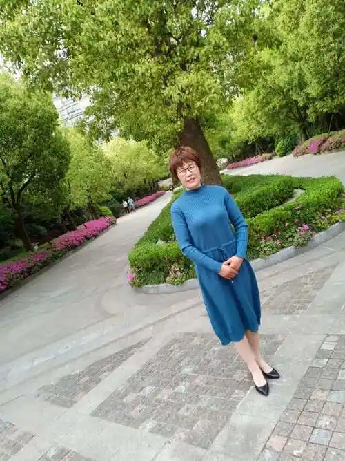 57岁离异女征婚照片(id:4458527)_上海上海征婚交友_我主良缘网