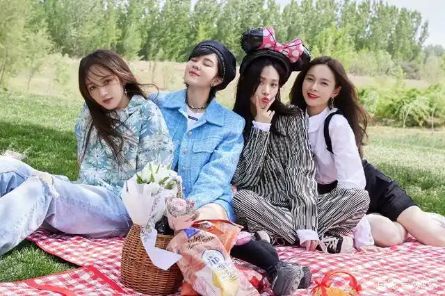 孟佳 郁可唯 王霏霏 沈梦辰