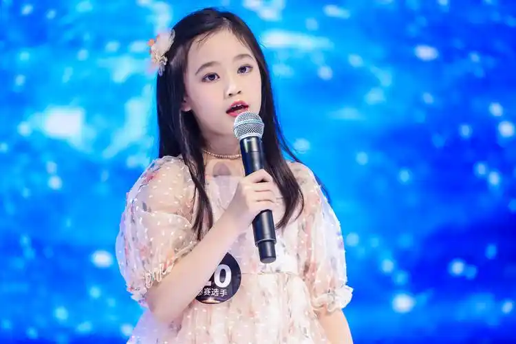 专访| 《这就是歌手》广州最佳人气 elsa zhu:热爱唱歌,绽放光芒_表演