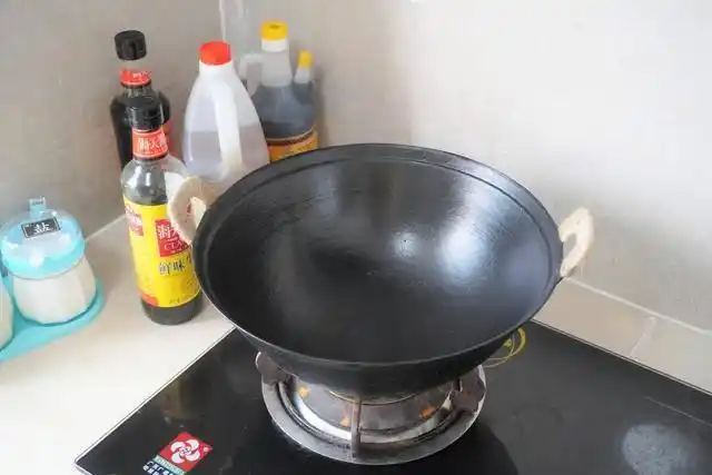 炒菜一级爽的古法铁锅:原来锅与锅之间真的差距很大