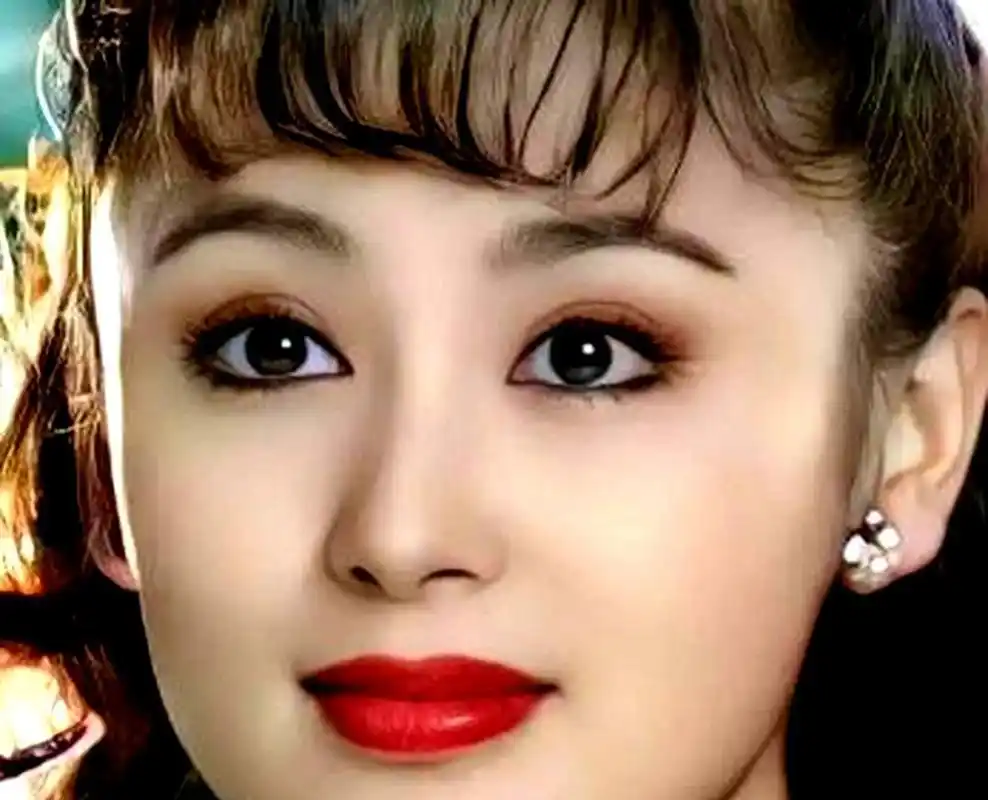 陈红年轻时的美貌令人惊艳,看完旧照后更加感叹陈凯歌的独具慧眼.