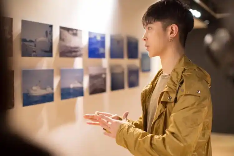 马伯骞受邀参观巴塞尔艺术节 体验香港城市文化及当代艺术