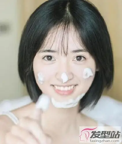 只剪不烫的短发发型简约自然打造小清新范