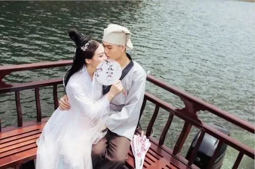 船艄扶琴奏佳音!_牛郎织女