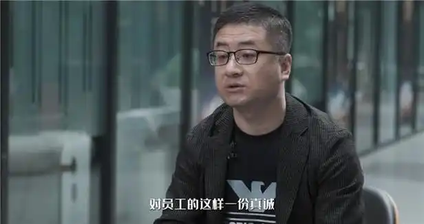 倪张根做皇帝新装里的那个小孩