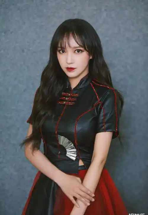 程潇和蔡徐坤节目中碰面再无互动,却因为"不良少女"的人设引起热议!