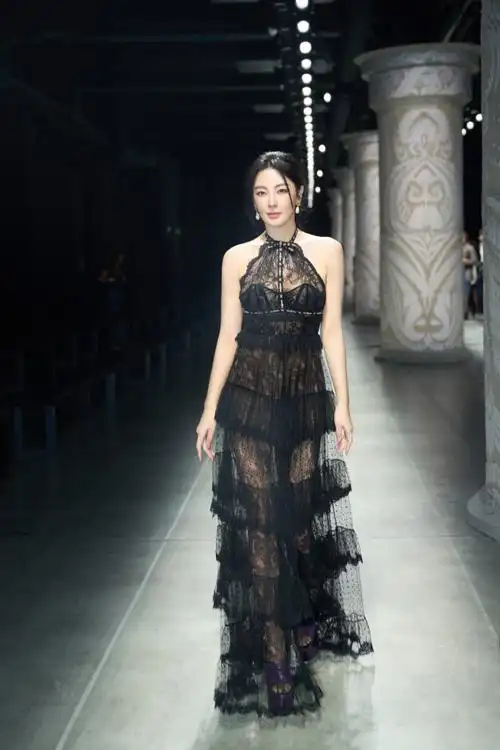 张雨绮米兰时装周