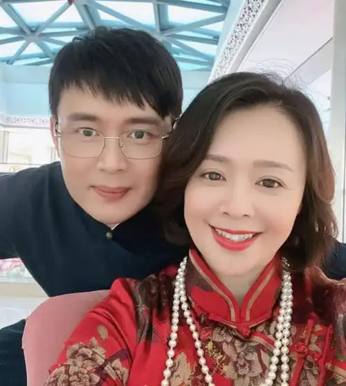 和帅儿子已知足|李晔|何琳|胡军|胡兵|演员|杜冰雁|人间烟火_网易订阅