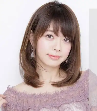 style 3斜刘海搭配内扣波波头,不仅能修饰出完美小脸,还能增加甜美度