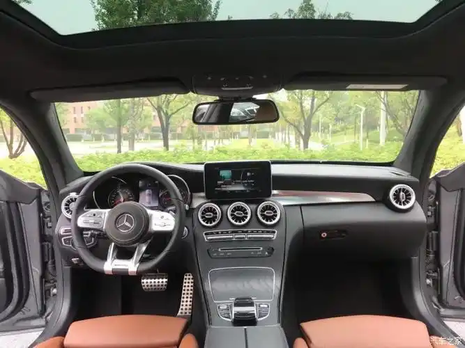 奔驰c200轿跑20t的