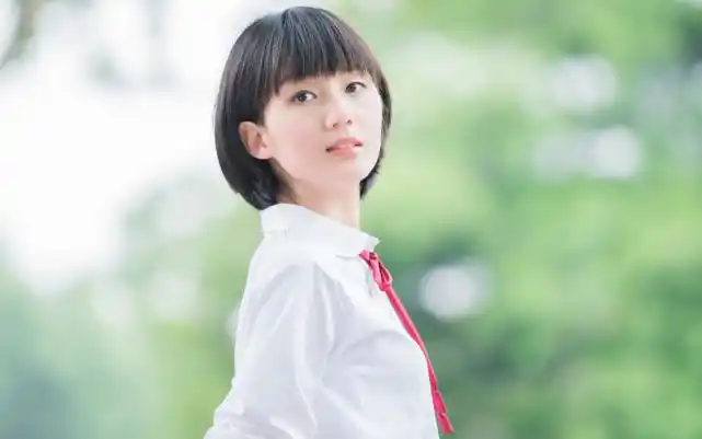 高中规定女生不剪短发不能进校?校方:无稽之谈!女生该不该剪?