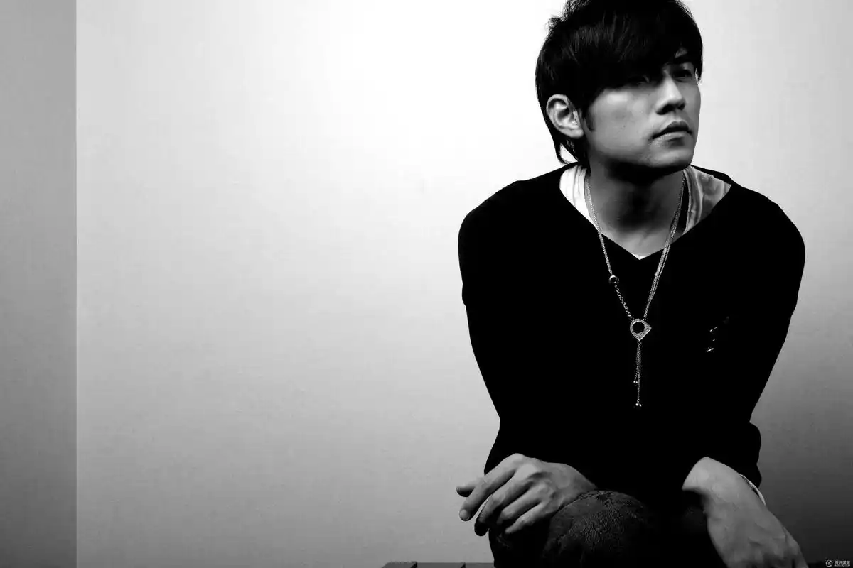 p>周杰伦(jay chou),1979年1月18日出生于台湾省新北市,祖籍福建省