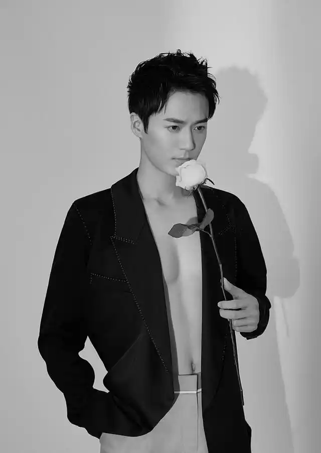 茅子俊帅气撩人时尚杂志写真